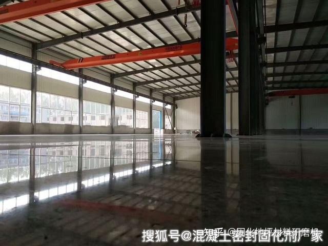 無塵車間地面都是這么造出來的，搞裝修的你認識這種材料嗎